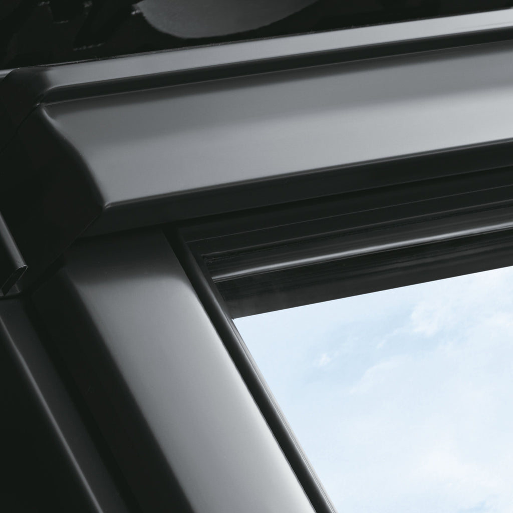VELUX Centre Pivot Roof Window GGL White Painted Pine - 10 Years Warranty