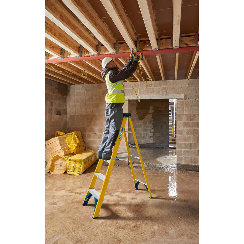 Werner Fibreglass Swingback Step Ladder 6 Tread SWH 2.59m